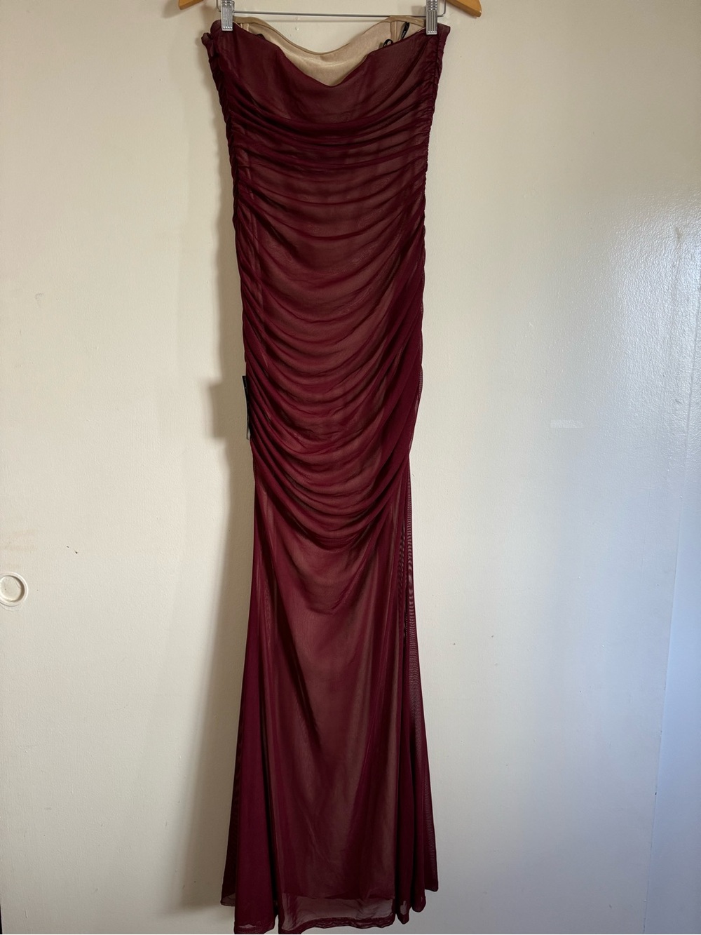 Retrofete Gold Satin Dress with Burgundy Accent - Picture 4 of 7